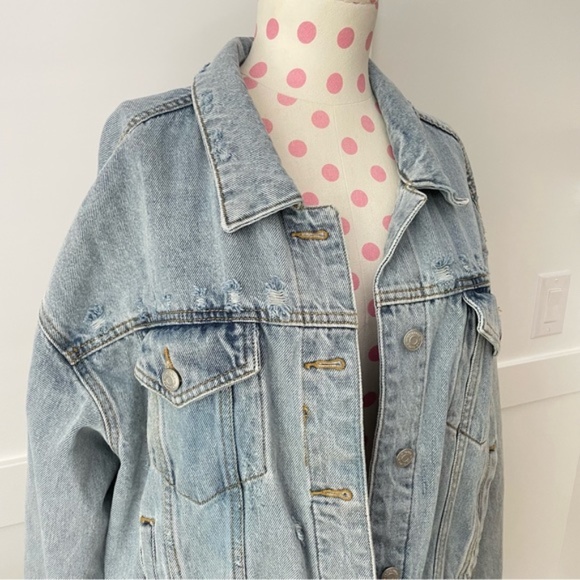 SOLD - Wild Fable Cropped Denim Trucker Jacket Women’s Large Light Blue - Picture 3 of 11